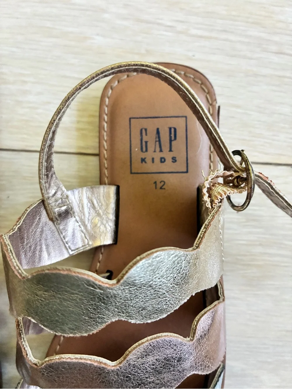 GAP Kids Metallic Scalloped Strap Sandals - Gold/Rose Gold/Silver GUC Size 12
